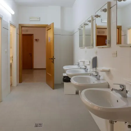 Imperina Хостел *